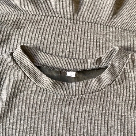 Coeur de vague long sleeve grey dress. - Picture 2 of 8